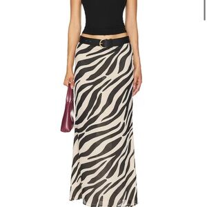 NWT: Nalani Maxi Skirt in Stripe
superdown